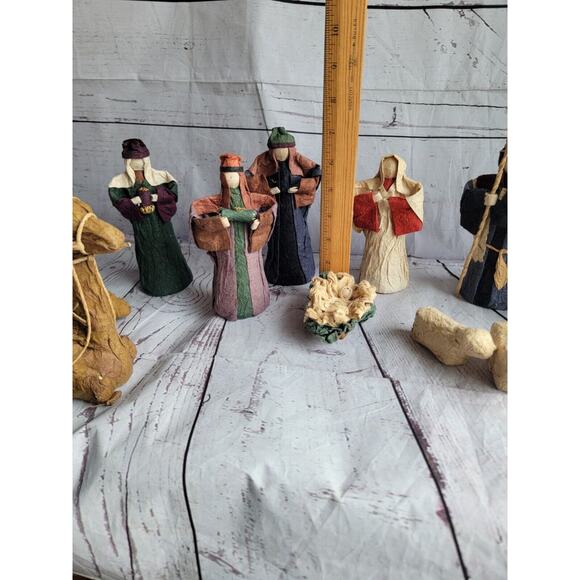 Vintage Folk Art Nativity Set Paper mache? Felt? Made In Philippines READ - Picture 13 of 16